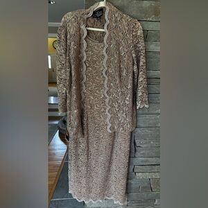 Alex Evenings size 16 champagne colored cocktail dress.